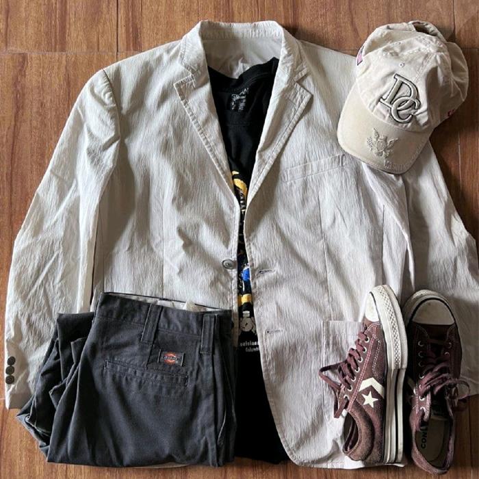 Rogatis Blazer Ukuran M/L untuk Pria dan Wanita Warna Off White/Abu
