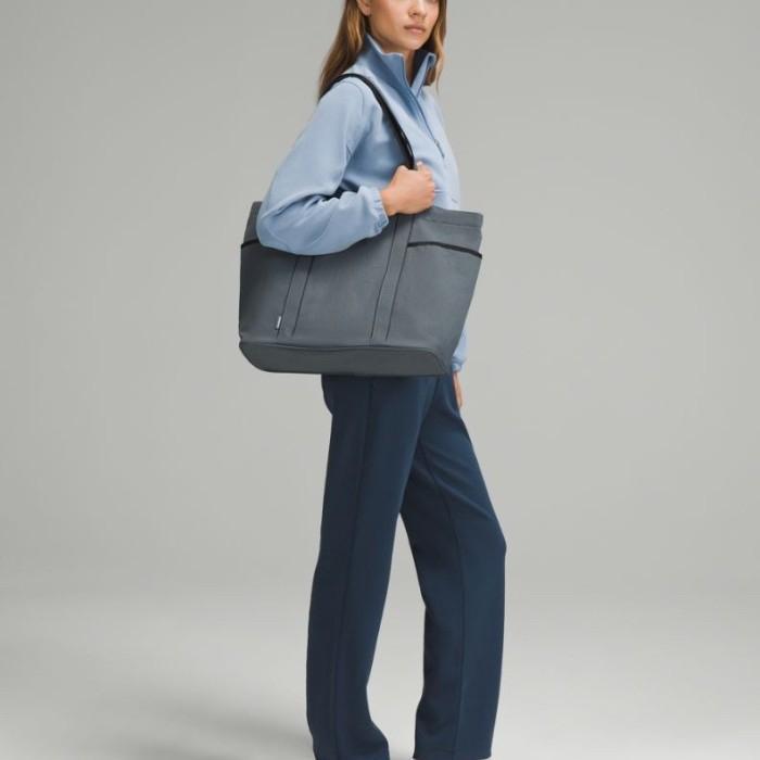Lululemon Daily Multi-Pocket Tote Bag 20L