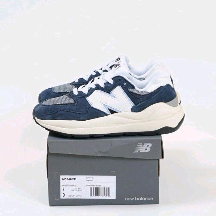 NEW BALANCE 5740 NAVY WHITE 100% BNIB
