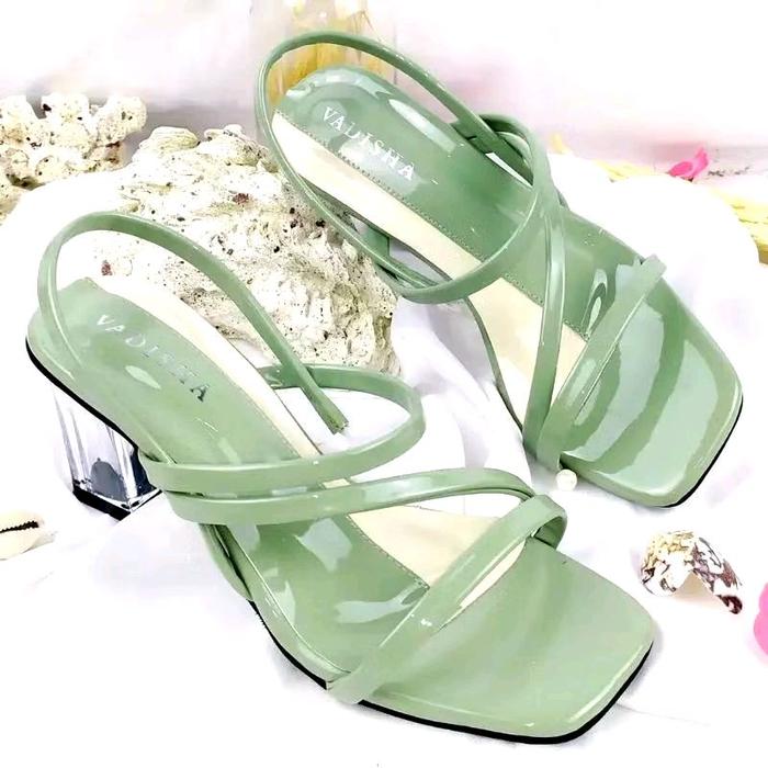 Vadisha Sandal Hak Tinggi Hitam dengan Desain Elegan dan Nyaman untuk Penggunaan Sehari-hari