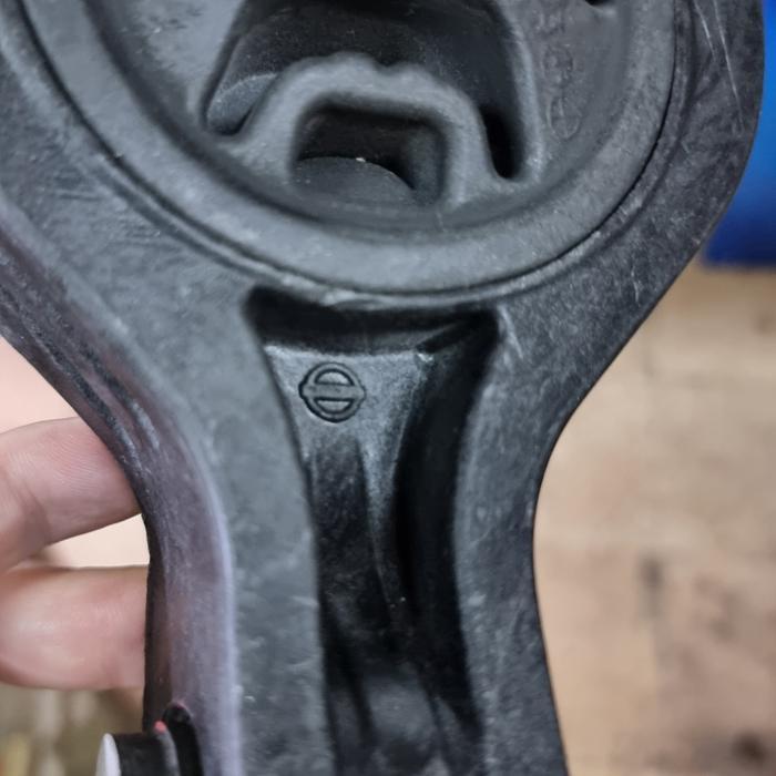 Engine Mounting Kanan Atas Teana L33 KI1
