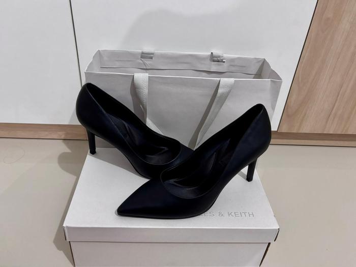 Charles and Keith High Heels / Sepatu hak tinggi 5cm - CK1602802451*BLK - UKURAN 36 - BLACK - SECOND