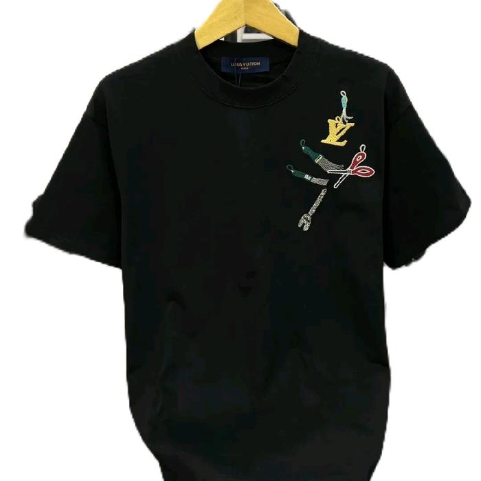 Louis Vuitton Kaos Hitam dengan Desain Jarum dan Scissors untuk Pria
