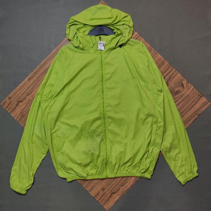 track jacket arcteryx hijau pria