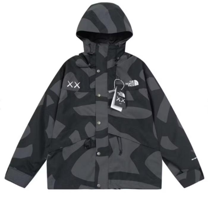 Jaket Colabrorasi Premium Tnf X Kaws dengan Desain Camo Hitam dan Logo X Kaws