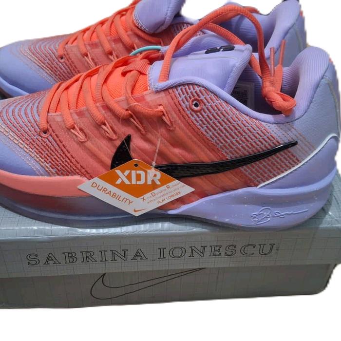 Sepatu basket Nike Sabrina Ionescu