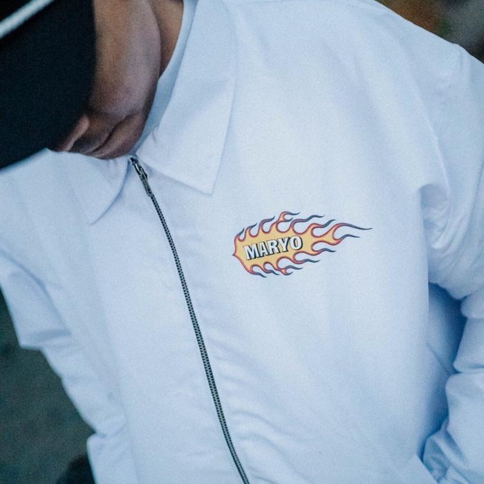 Jkt Prist Wr dengan Desain Api dan Logo Maryo