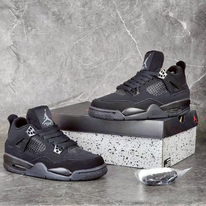 Air Jordan 4 Retro Black Cat