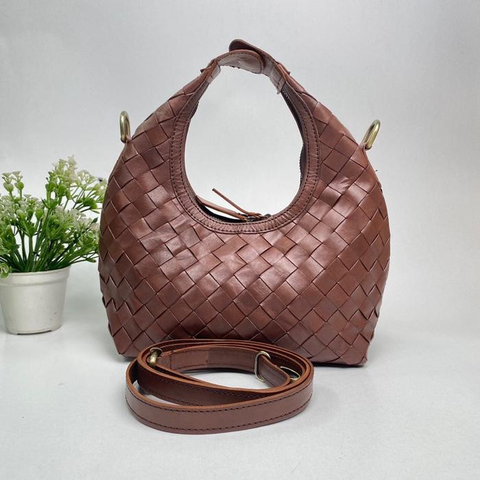 Tas Sling Bag Anyam Kulit Sapi Model Bottega