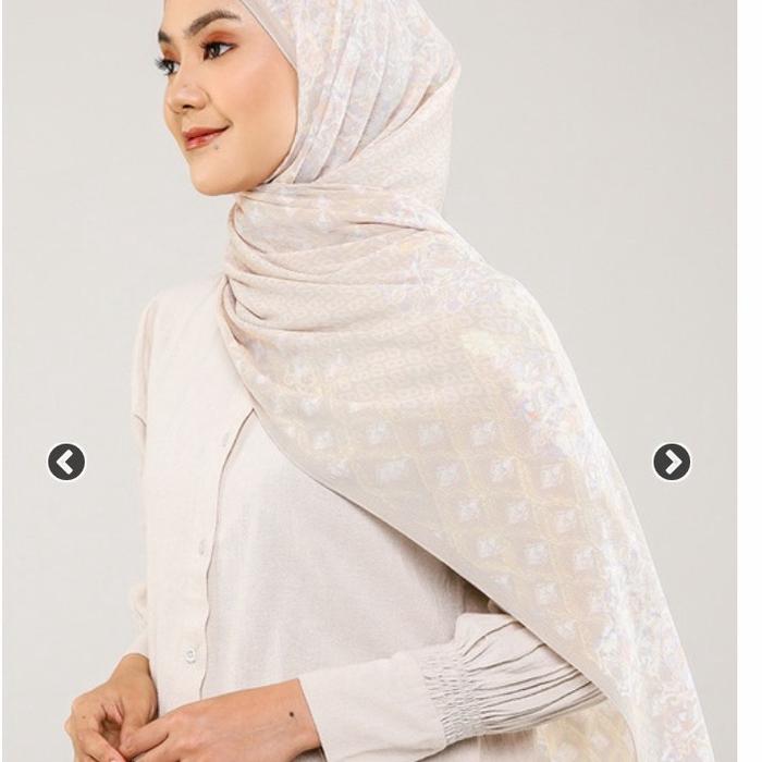 BUTTONSCARVES The Granada Pleated Shawl - Cream Tan