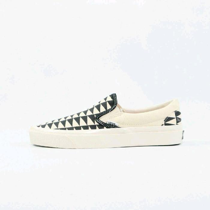 PILGRIM X VANS SLIP ON OFF WHITE BLACK