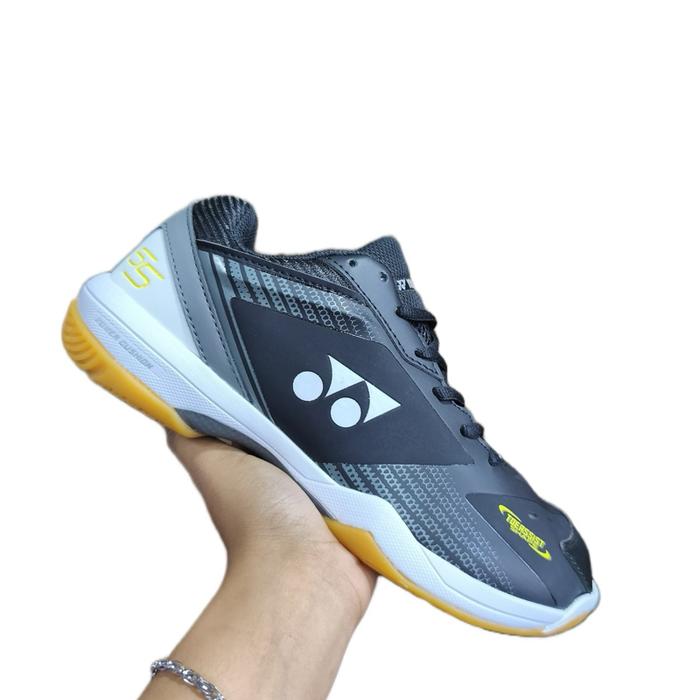YONEX SHB65 Z3 B/W/GUM Sepatu Badminton Pria Wanita dengan Desain Nyaman dan Tahan Lama Shoes