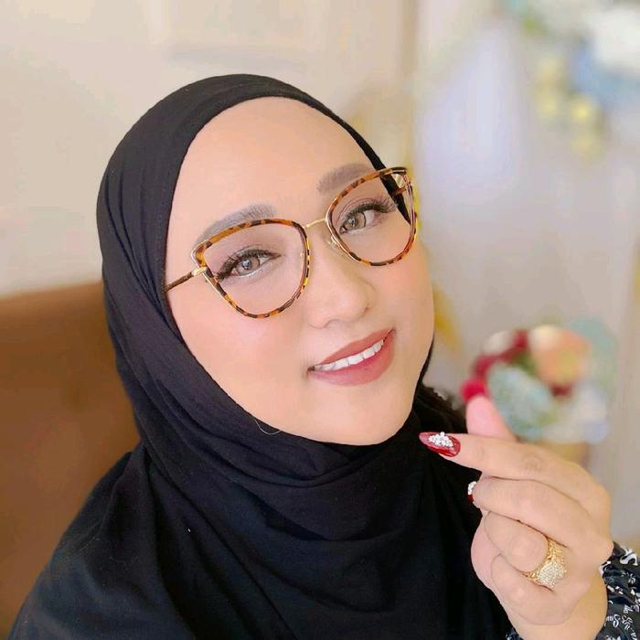Dari makassar, kacamata mamaky kode 25 lensa minus plus