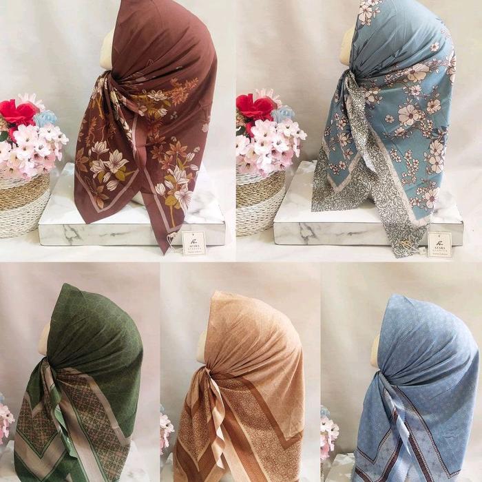 SEGIEMPAT OSKARA MOTIF VOAL AZARA