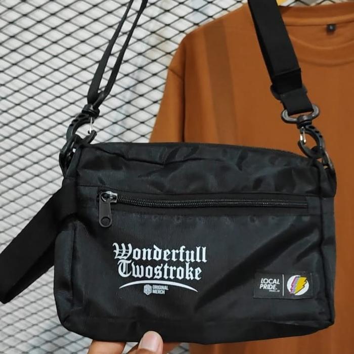 TAS WONDERFULL 2STROKE 2TAK KAOS 2TAK TAS MINI TAS DISTRO TAS BOLA BRKHCUSTOM