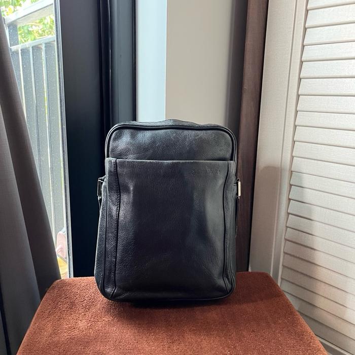 slingbag tas selempang second samsonite hitam kulit asli pria dan wanita untuk kerja olahraga atau t
