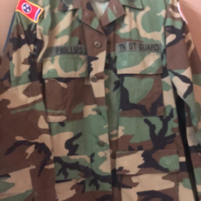BDU WOODLAND USA Jaket TN ST GUARD dengan Desain Camouflage Hijau dan Coklat untuk Kegunaan Militer