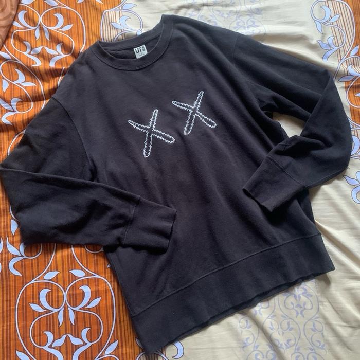 preloved uniqlo x kaws original store