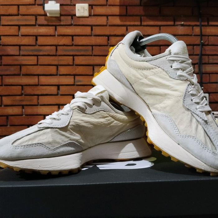 Sneakers NB 327 Cream Beige traktor unisex gender Second original 100% barang jackpot Outdoor