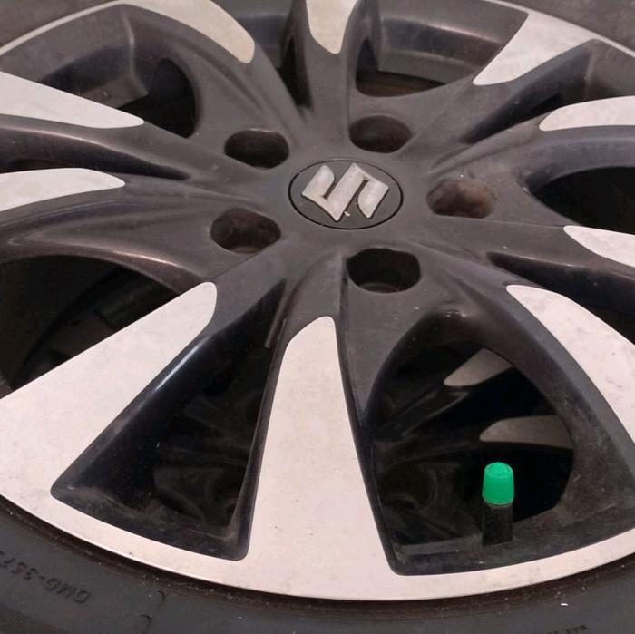 4pcs Velg ori Suzuki Scross R16. PCD 5*114 + bonus ban 215/60-16 JK Tyres.