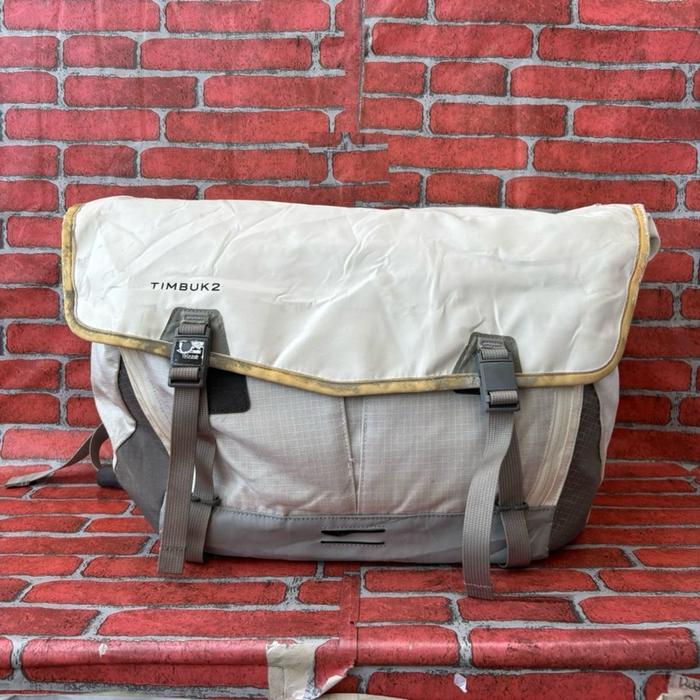 TAS SELEMPANG PRIA TIMBUK 2 SECOND BRANDED WHITE / TAS SLING SAMPING PRIA TIMBUK2 SECOND BRANDED
