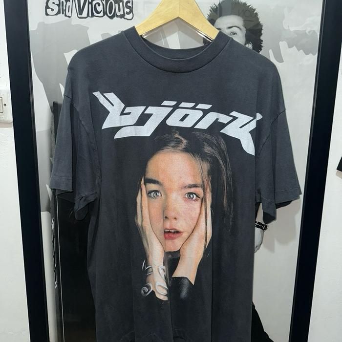 Bjork Kaos Baju Pria Distro Wanita Hitam bootleg kondisi baju baru bukan second