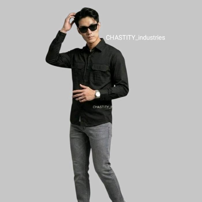 CHASTITY Kemeja Hitam Lengan Panjang Pria