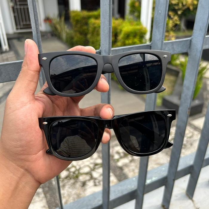 Regaldstore - Kacamata Hitam Wayfarer Sunglasses - R13 4013