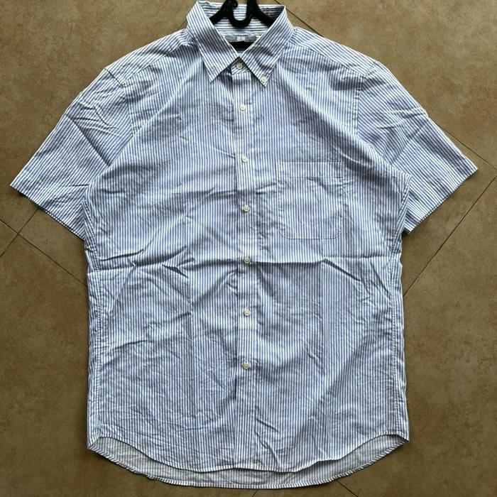 KEMEJA UNIQLO STRIPE WHITE BLUE SECOND Pria