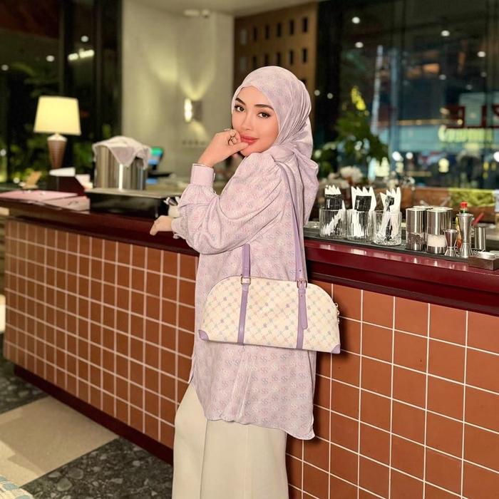 (Bundling) SHELLA SAUKIA Tunik Set Hijab Lilac & Genzi Lilac 55-67-Lilac Putih&GenziBag-Lilac