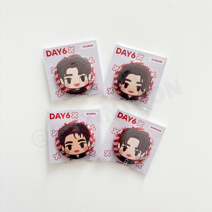 DAY6 PIN KPOP GLOSSY 4,4CM