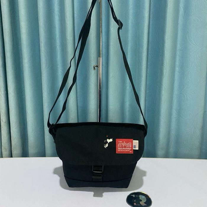 Manhattan Portage sling bag