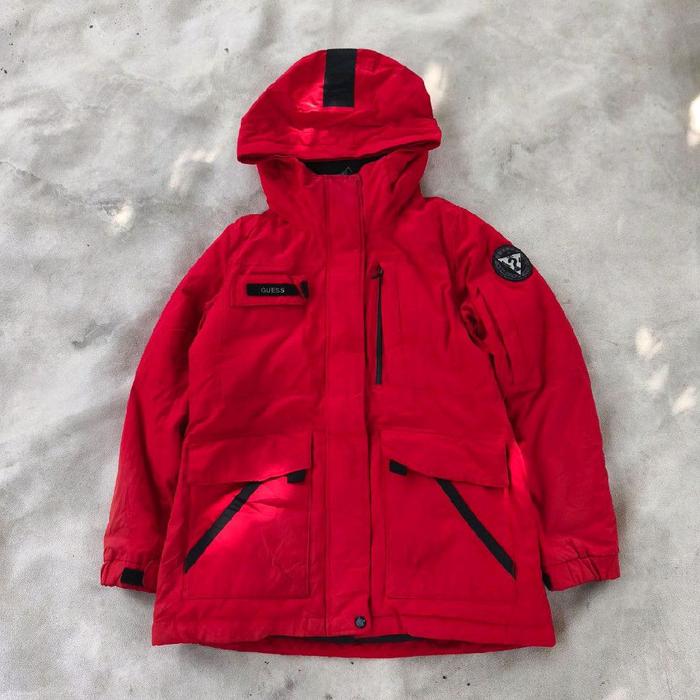 Jaket parka bulang outdoor hiking gunung guess merah bekas