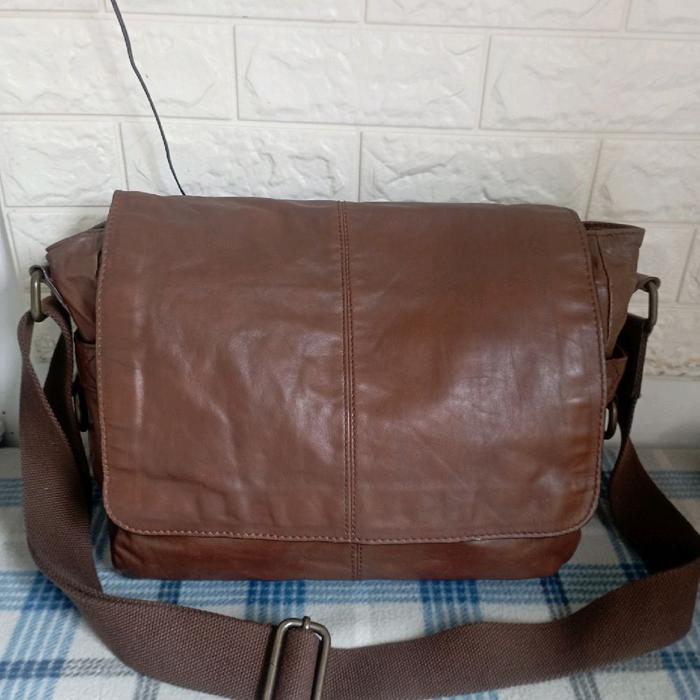 Fossil messenger tas pria kulit asli