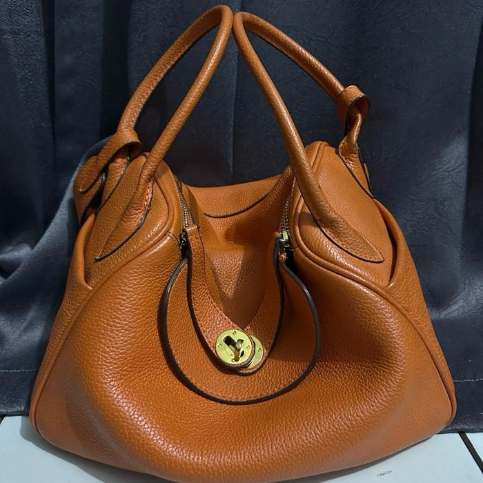 Tas Lindy Kulas - Tas Tangan Wanita dengan Desain Elegan dan Praktis - Fashion