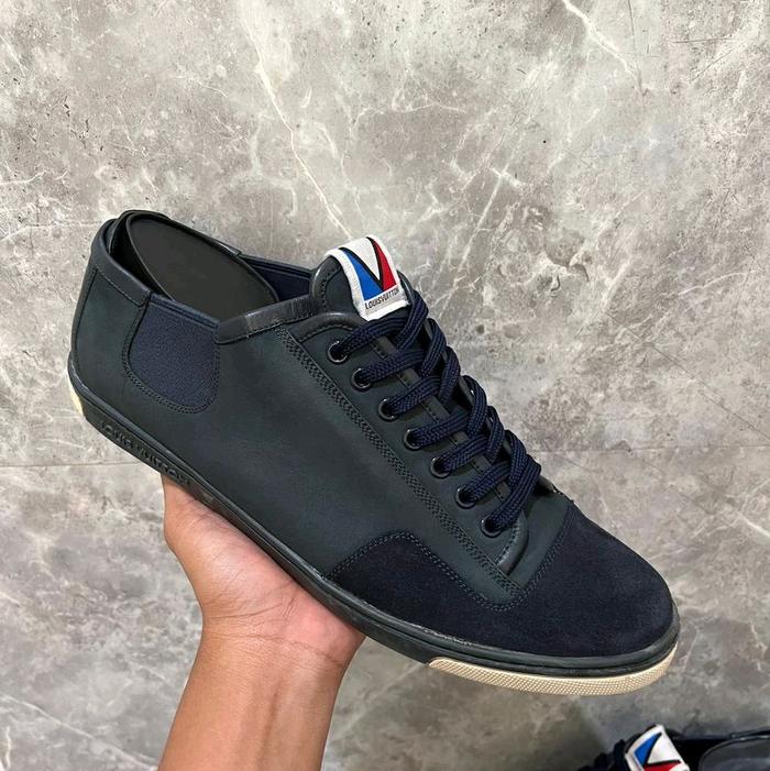 Sepatu E l p i Size 41 42 Ori Sneakers Casual Bekas Second Preloved Pria Navy Branded Luxury