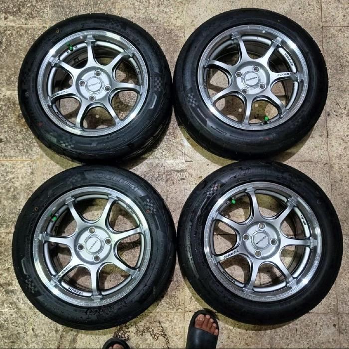 Velg Mobil Bekas Ring 15 velg torsion Baut 4X114 dan ban 195 55 r15