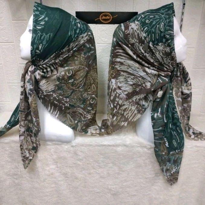 KERUDUNG SEGI EMPAT HIJAB MOTIF HIJAU BOTOL COKELAT