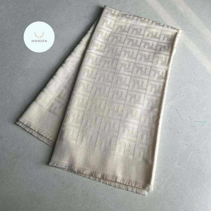 Fendi FF logo jacquard scarf in wool in camellia and metallic yarn