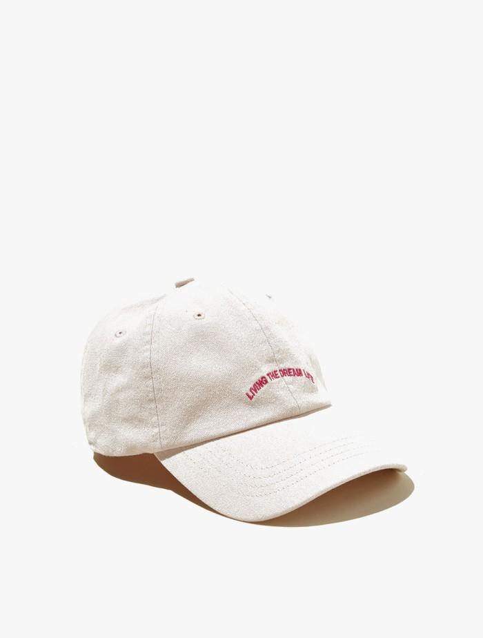 Rubi - Topi Wanita - License Graphic Dad Cap - Barbie Living The/Ecru
