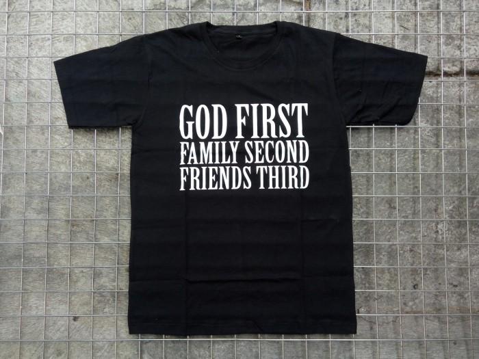 KAOS KATUN / COTTON PREMIUM HITAM GOD FAMILY SND
