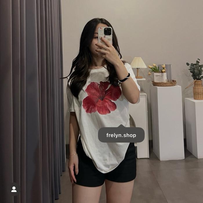 Euphoria Mall - Bunga Merah Oren Black White Tshirt Baju Kaos Tumblr Tee Zara Disney Sanrio Oversize