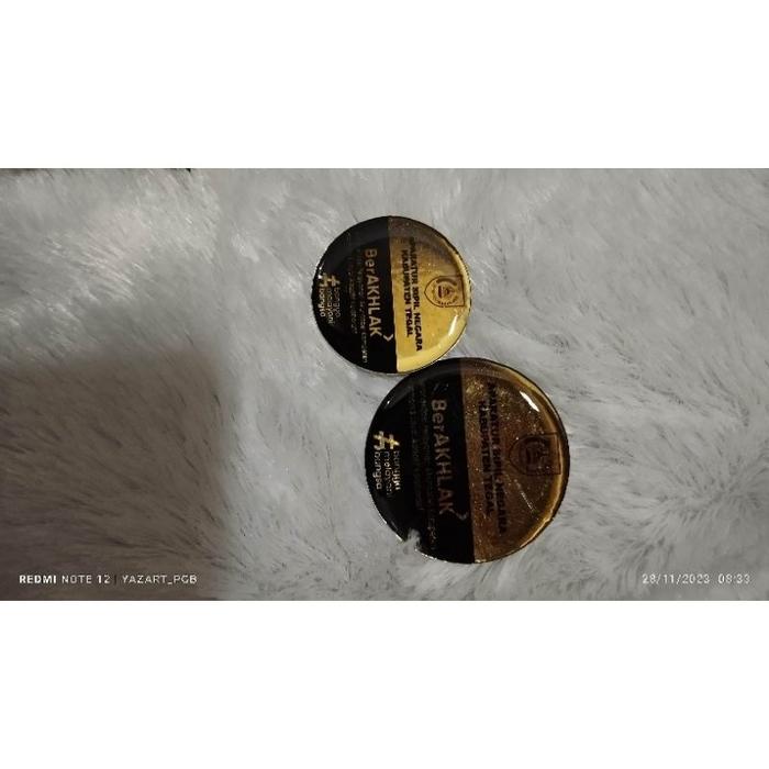 PIN BerAkhlak ASN Custom - Ukuran 5cm & 3cm Bahan Akrilik 2mm dan Resin Desain Khusus Tersedia untuk