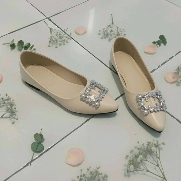 sepatu balet flatshoes dengan bahan estetik bensol dabel busah empuk banget nyaman di pake sol semi 