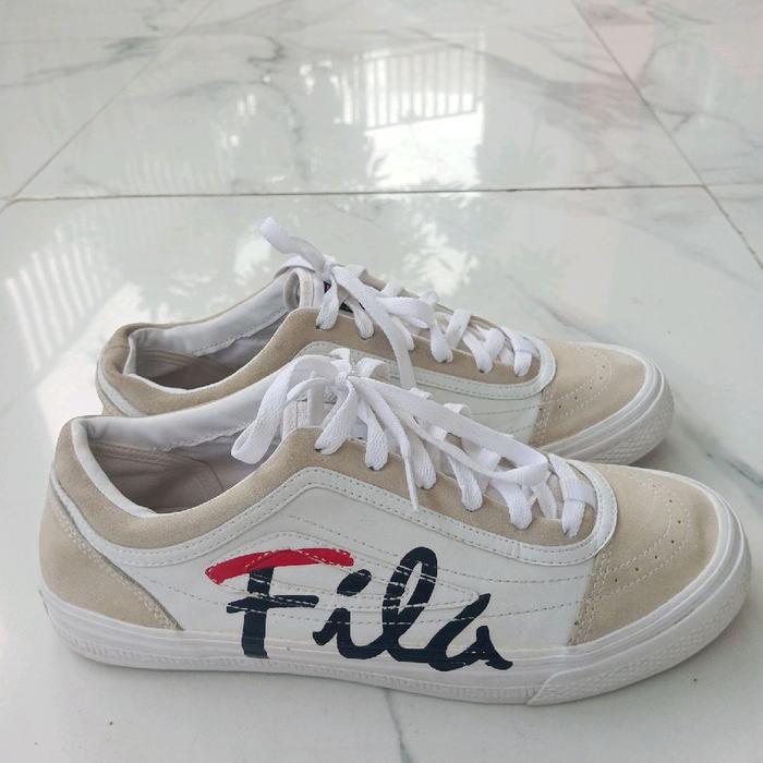 Sepatu Branded Fila SlipOn Size 42 (Second)