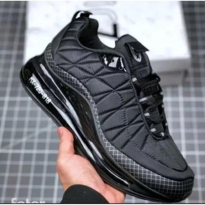 Sneakers Black White 720 818 Terbaru Best Seller