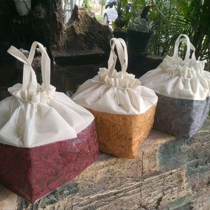 paket 5 lusin isi 60 psc tas hajatan serut embos 22/tas serut /tas berkat/tas spunbond 22