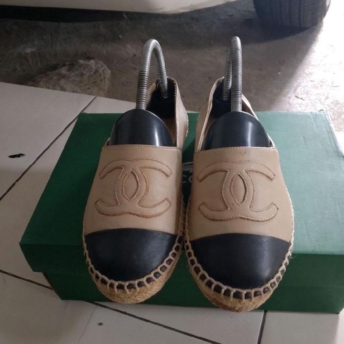 sepatu second branded flat shoes ¢han€l espa size 37 original authentic