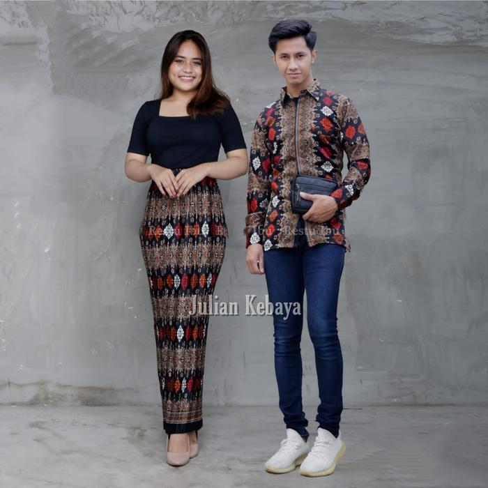 Couple Rok Plisket Dan Kemeja Batik Pria Modern Motif Toraja Hitam Baju Katun Pendek Panjang Pasanga