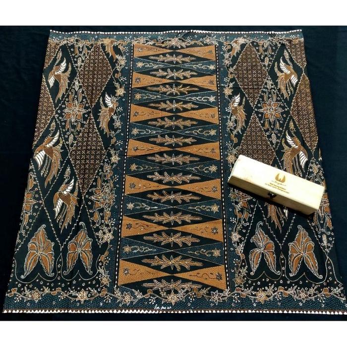 Sarung Batik Lar Gurda Full Tulis Hitam Tradisional